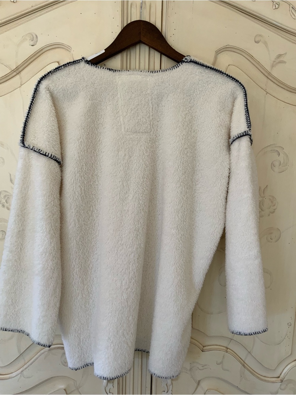 Johnny Was for Pete & Reta Soft Cream Sherpa Sweater with Black Stitching - Picture 4 of 7